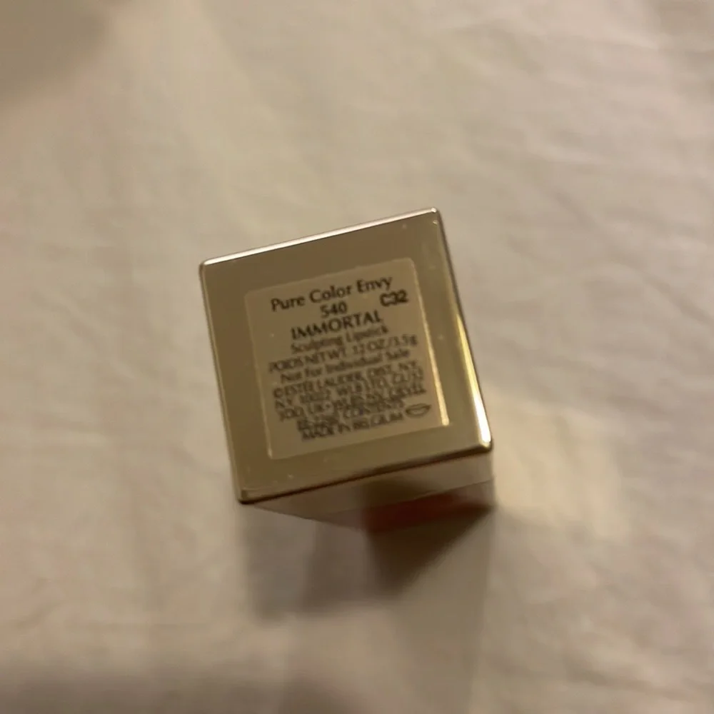 Estée Lauder limited edition pure color envy sculpting Snowflake Lipstick